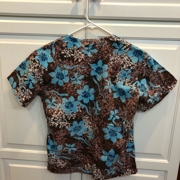Life Uniform Brown Blue Floral Scrub Top - Picture 2 of 4